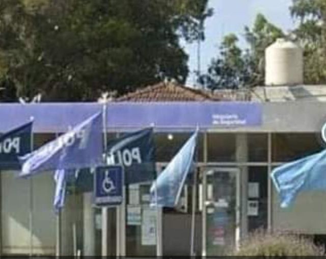 Pinamar  PIDIÓ UN VASO DE AGUA Y SE FUGO