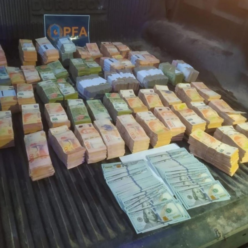 “POWER RANGER”: PFA SECUESTRÓ GRAN CANTIDAD DE DOLARES Y PESOS QUE UN HOMBRE LLEVABA OCULTOS EN UNA CAMIONETA