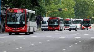 Paro de colectivos: negociaciones de último momento entre el Gobierno, empresas y la UTA para evitar una huelga el viernes