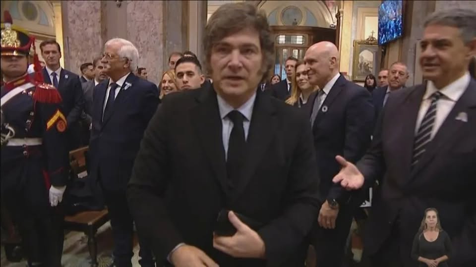 Milei en el Tedeum del 25 de Mayo: no saludó a Jorge Macri ni a Villarruel.