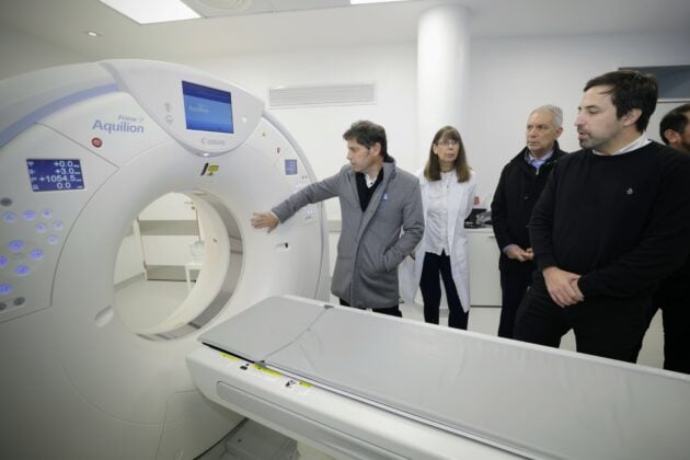 Kicillof recorrió las obras de remodelación y puso en funcionamiento nuevos equipos en el Hospital “General San Martín” 