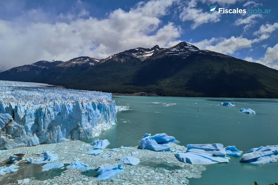 A través de una medida cautelar suspenden la navegación del buque de una empresa turística luego de detectar la presencia de hidrocarburos en el lago Argentino