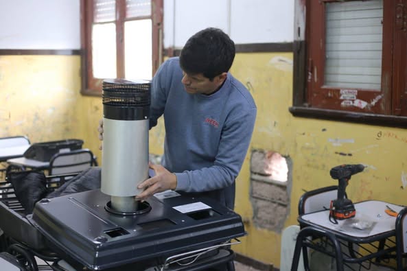 *Instalaron estufas, repararon equipos de calefacción y colocarán una caldera en la Secundaria N° 62*