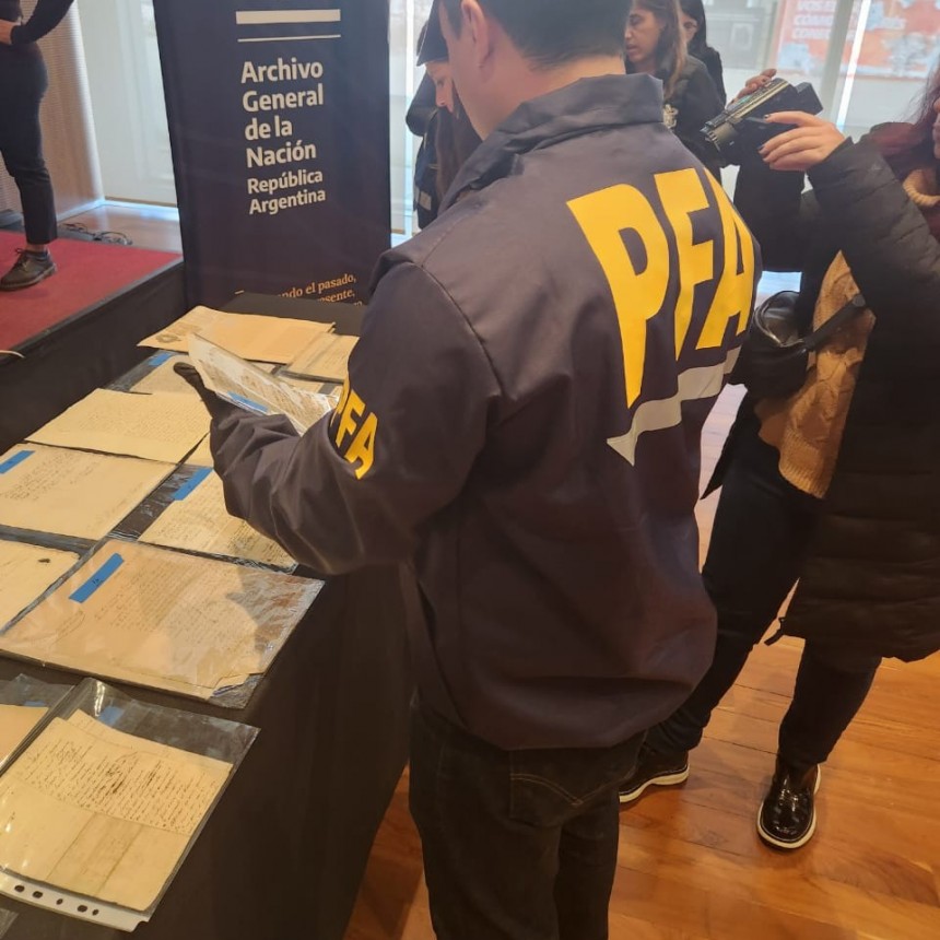 “LA HISTORIA OFICIAL”: LA PFA RECUPERÓ MÁS DE 200 DOCUMENTOS HISTÓRICOS