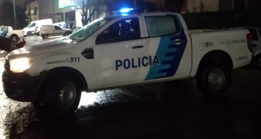 Berisso: Un policía chocó con su moto y murió.
