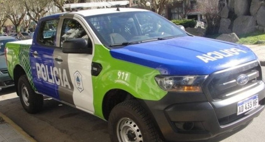 Un hombre fue detenido tras dispararle a una persona y atrincherarse en una casa de Merlo