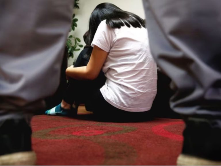 Detuvieron por trata sexual de una adolescente de 14 años a un empleado judicial y a una tía de la víctima 