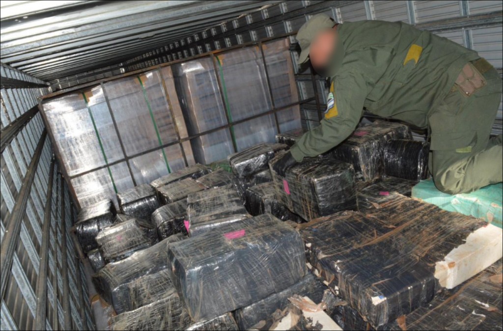 OPERATIVO TANGO: GENDARMERÍA NACIONAL INTERCEPTÓ UN CARGAMENTO DE 1400 KILOS DE DROGA EN FORMOSA   