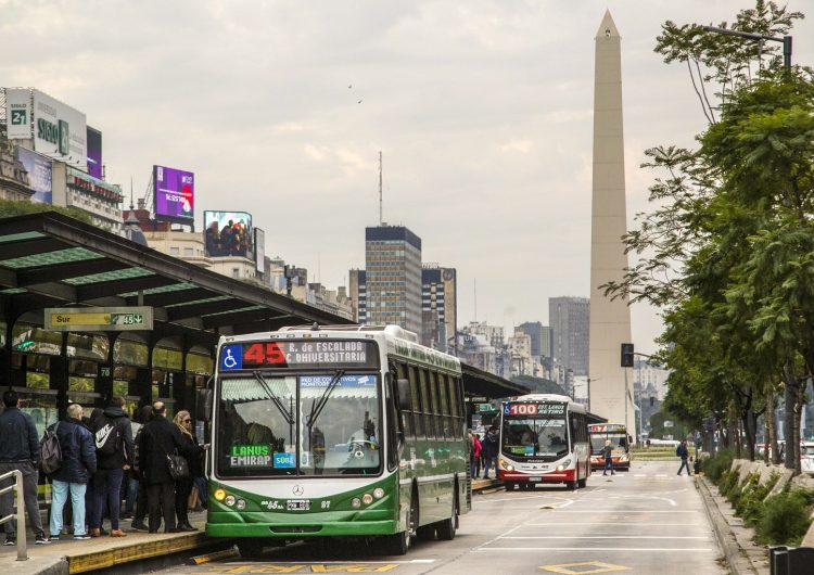 El lunes habrá colectivos en el AMBA