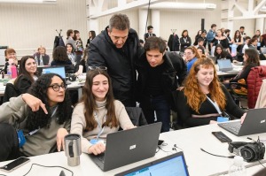 Massa y Kicillof visitaron el centro de cómputos de Unión por la Patria