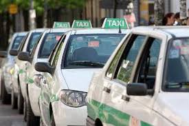 Taxistas de La Plata reclaman un 