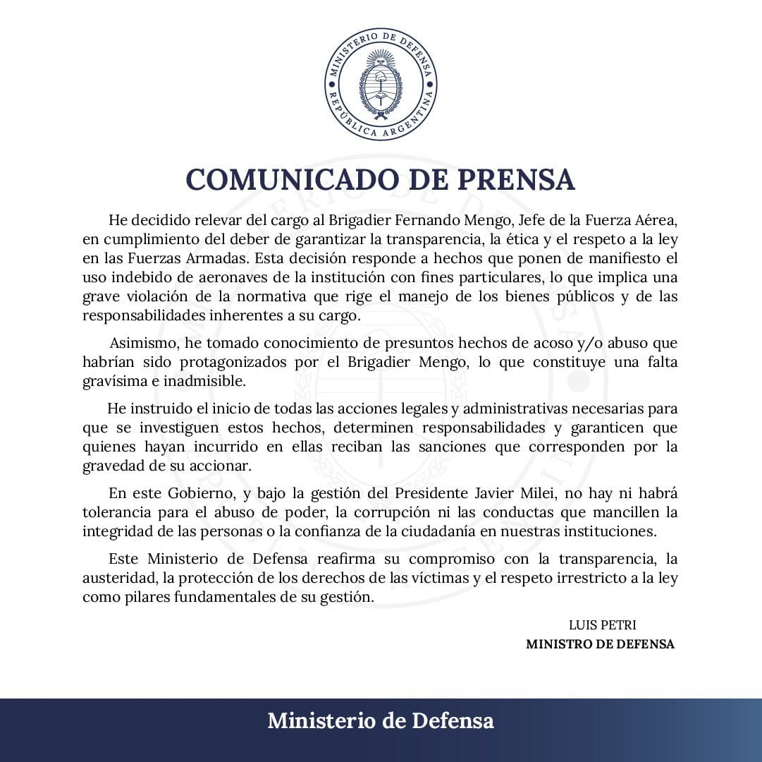 EL GOBIERNO ECHÓ AL JEFE DE LA FUERZA AÉREA, FERNANDO MENGO.