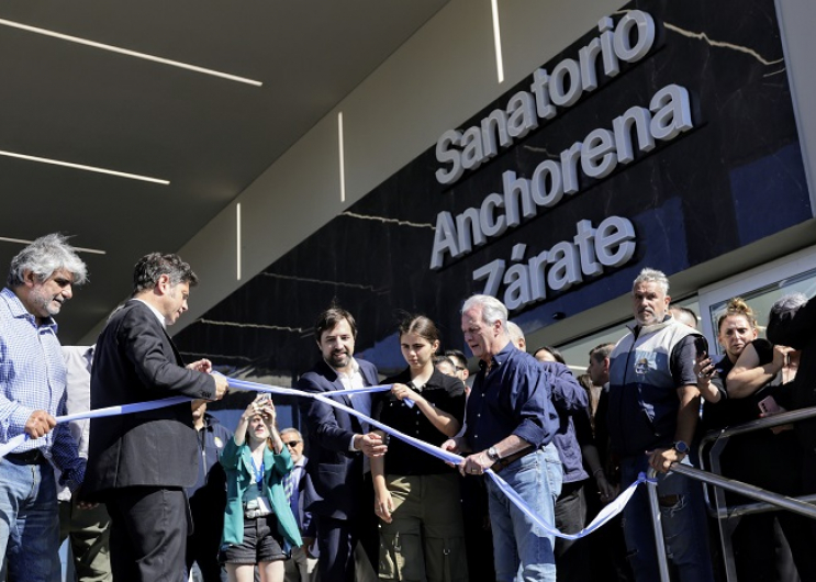 Kicillof entregó equipamiento para el hospital Virgen del Carmen