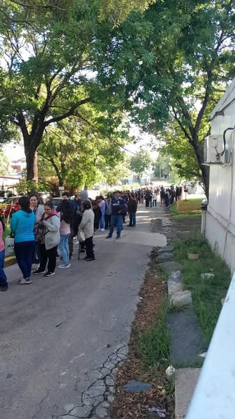 Hospital Iriarte. Cuatro caudras de cola por un turno.