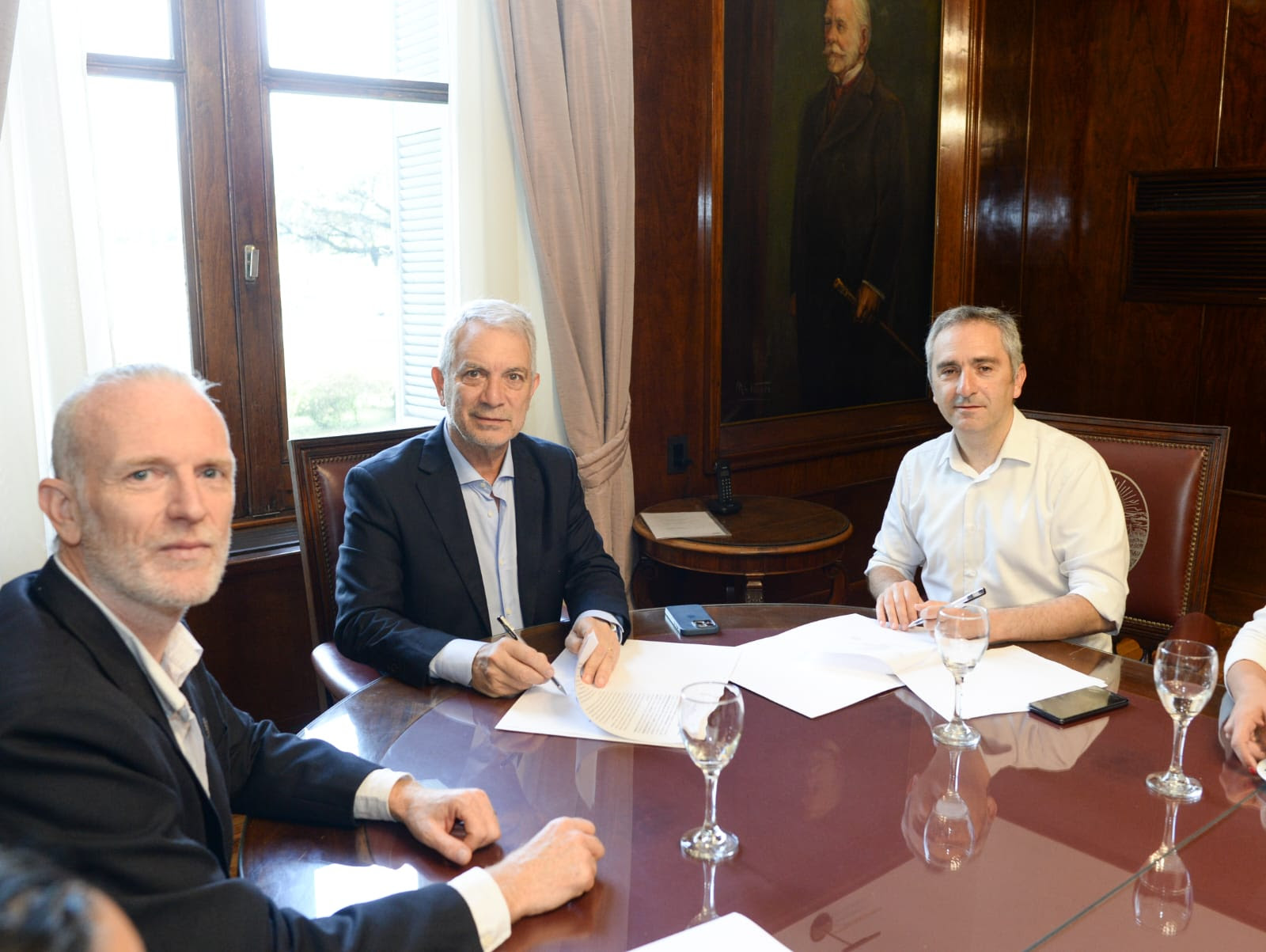 Municipio, Provincia y la UNLP promueven acuerdo para garantizar alimentos de calidad en las escuelas de La Plata